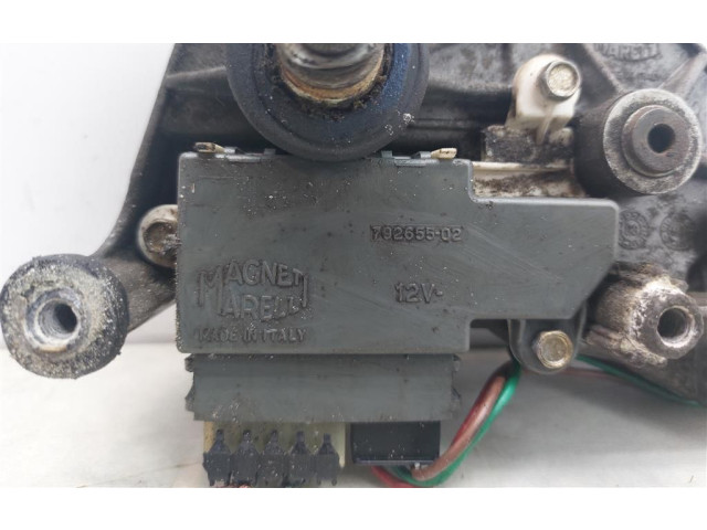 Двигатель стеклоочистителей    Fiat Uno