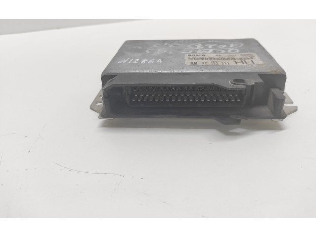 Řídící jednotka 0261203588, 90492382 Opel Omega B1 1998