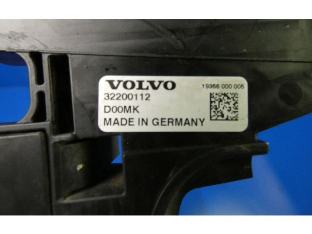 Блок предохранителей 32200112, 32200112   Volvo S90, V90    