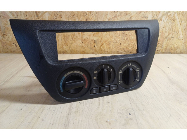 Блок управления климат-контролем    Mitsubishi Lancer