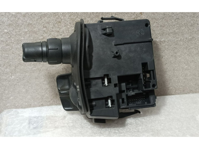 Ручка стеклоочистителей 88103009059   Renault Clio III