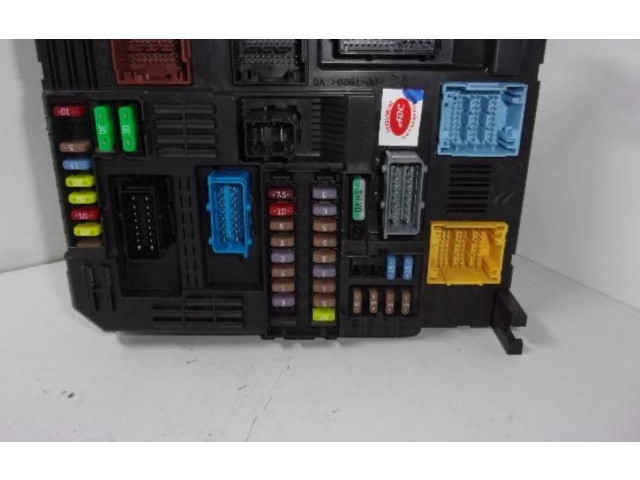 Pojistková skříňka 9819851480 Peugeot 3008 2018