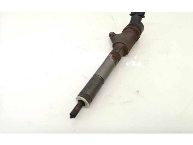 Vstřikovač 2367033040, 0445110227 Toyota Auris 150 pro naftový motor 1.4