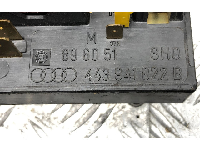 Блок предохранителей 443941822B, 443941822B Audi 80 90 B3