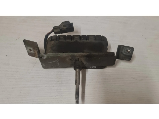 Моторчик стеклоочистителя 9151877, 0390206214 Volvo V70