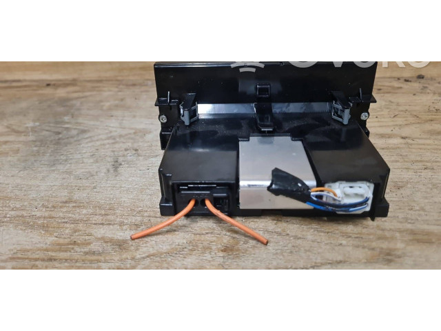 Дисплей    31268055   Volvo V50