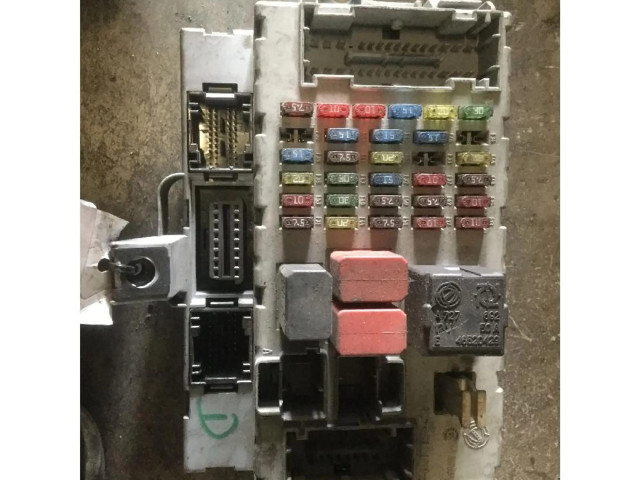   Pojistková skříňka    Fiat Punto (188) 1999