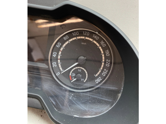 Панель приборов 5E0920757B Skoda Octavia Mk3 (5E)