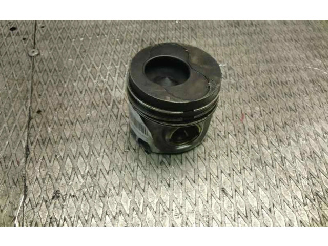 Píst Volkswagen Polo IV 9N3 BNV