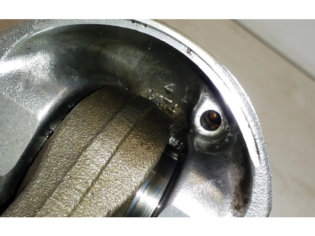 Поршень с шатуном 4n14 M174 Mitsubishi Outlander