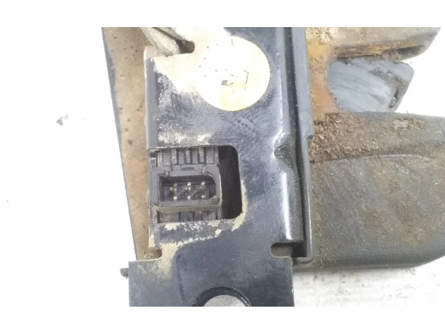 Zámek zadních dveří 2K0827506B Volkswagen Caddy 2007