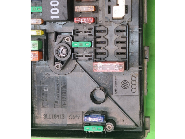   Pojistková skříňka 1k0937629   Volkswagen Caddy 2013