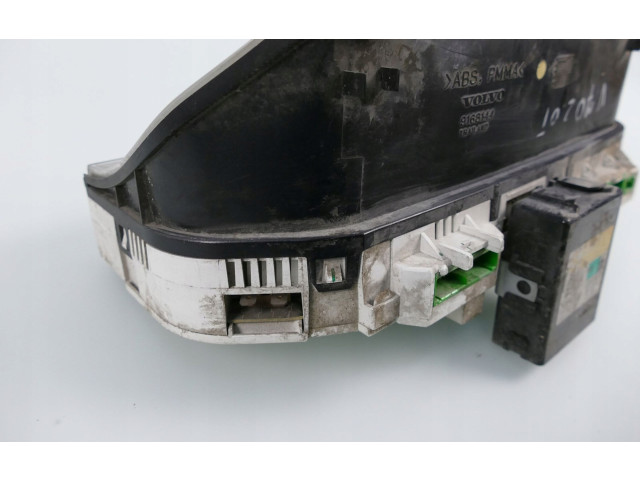 Панель приборов 9148926   Volvo S70  V70  V70 XC       