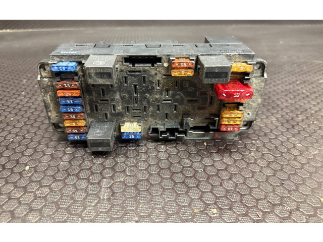 Pojistková skříňka 2095451101, 74450400 Mercedes-Benz C W203 2003