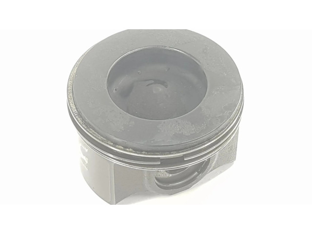 Píst 11258519401, 1212CD BMW 2 Active Tourer U06 pro naftový / Электричество motor