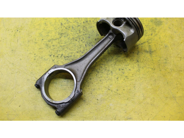 Píst 07L107103R   Audi A8 S8 D3 4E     