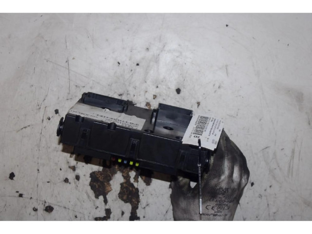 Блок предохранителей    Jeep Renegade    