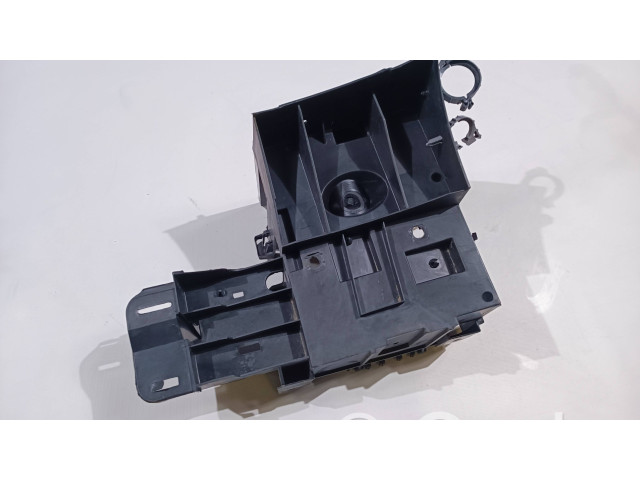   Pojistková skříňka 15175348   Hummer H2 2003