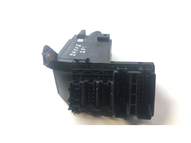 Pojistková skříňka 2105452004 Mercedes-Benz E W210 2002