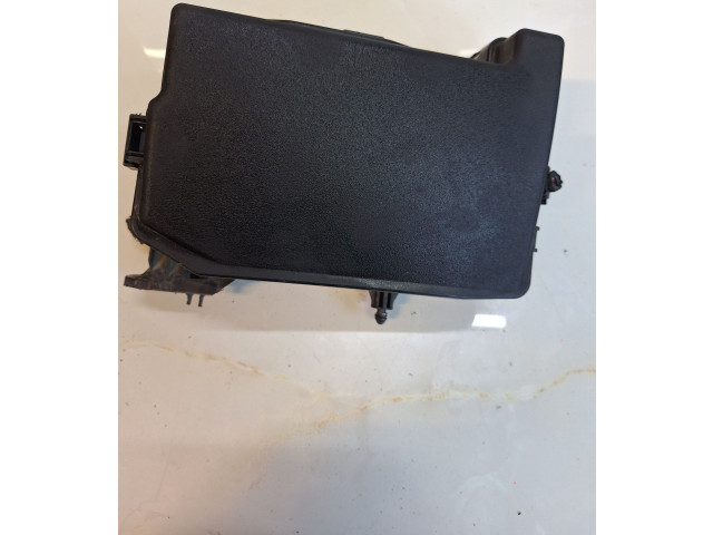 Pojistková skříňka 8264175070, 311100211 Toyota Prius (XW30) 2013