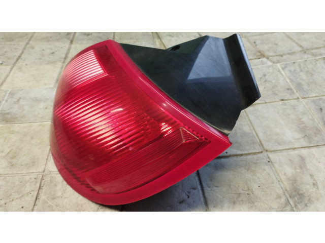 Задний фонарь правый сзади MR957366, 27850202 Mitsubishi Colt 2004-2008 года