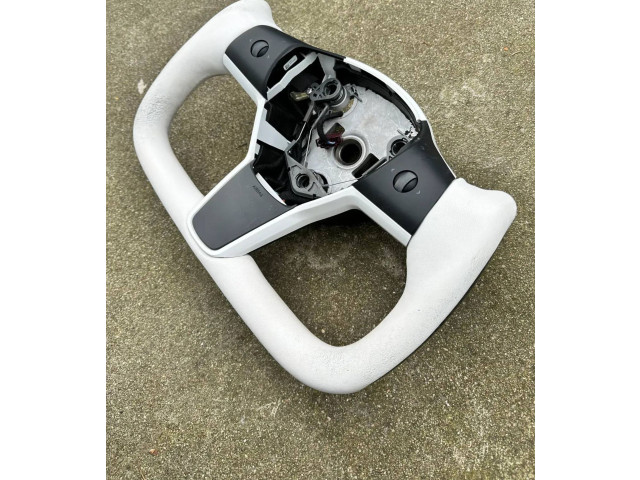 Руль Tesla Model 3 2017 - года 302J