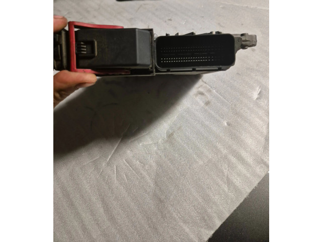 Блок управления двигателя 31272463AA, 0281012103   Volvo V70