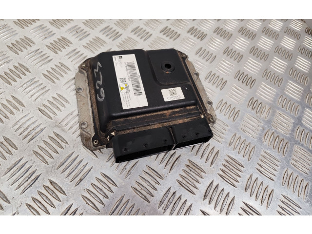 Блок управления двигателя 55585729 Opel Meriva B