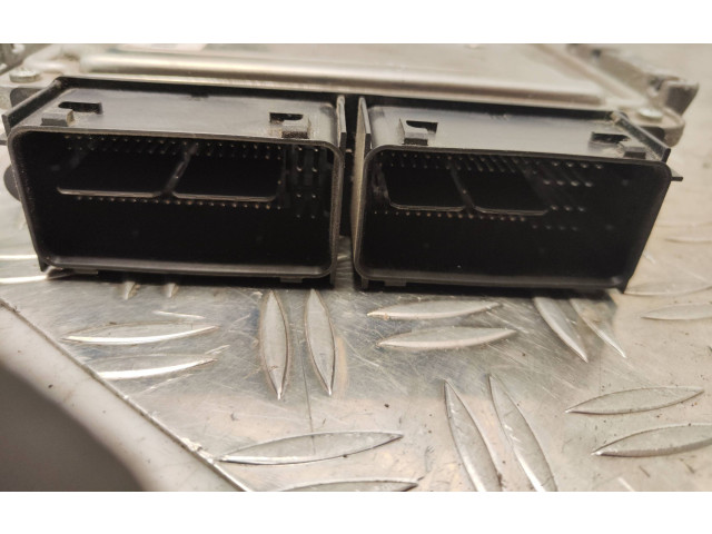 Масляный насос   E1BA12B684AA, FV1A12A650KB  Ford B-MAX 