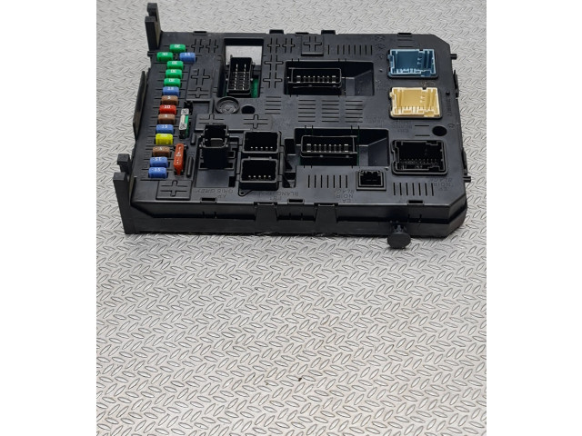 Pojistková skříňka 281164872 Peugeot 3008 2010