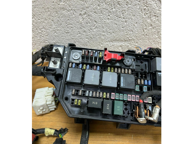 Блок предохранителей  8888752265, 31473880   Volvo XC40    