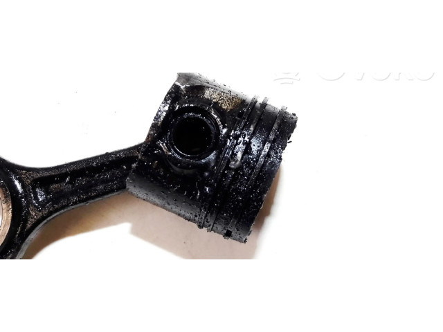 Поршень с шатуном Ford Fiesta для дизельного двигателя 1.4