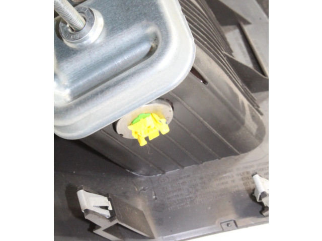 Подушка безопасности для колен 8A61A045J76AG Ford Ecosport