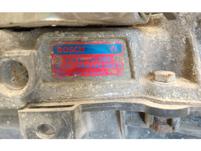 Топливная рампа 054133353A, 0438121085   Audi 80 90 S2 B4  