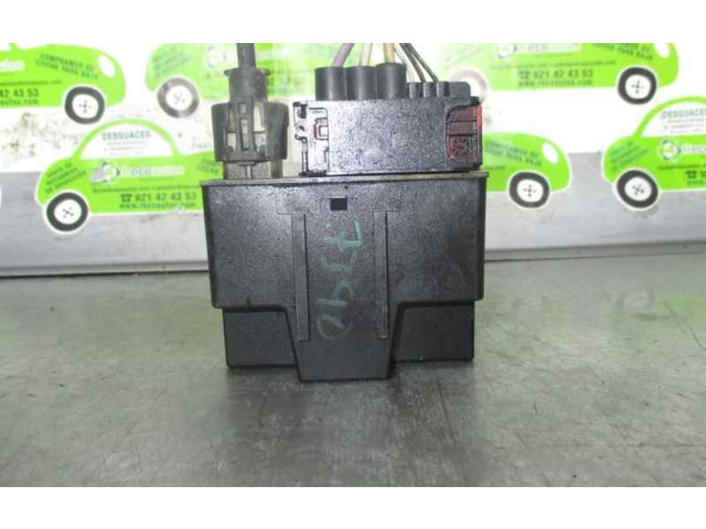 Блок управления 8652021180, 018010951   Peugeot Partner