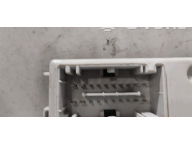 Блок предохранителей 116RI-000030, 116RI-000030   Fiat 500L    