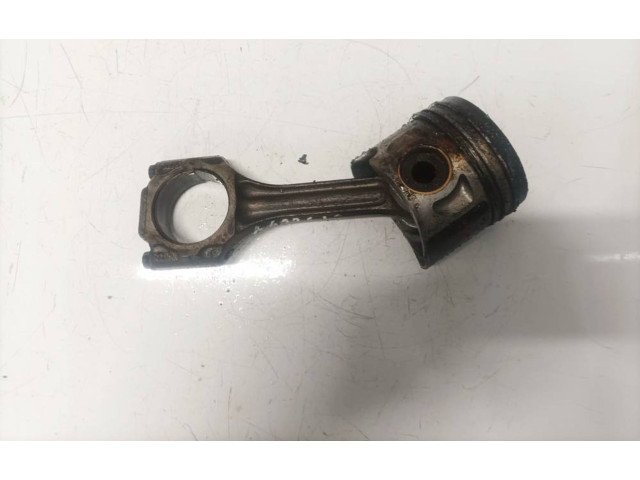  Поршень с шатуном    Audi A3 S3 8L  