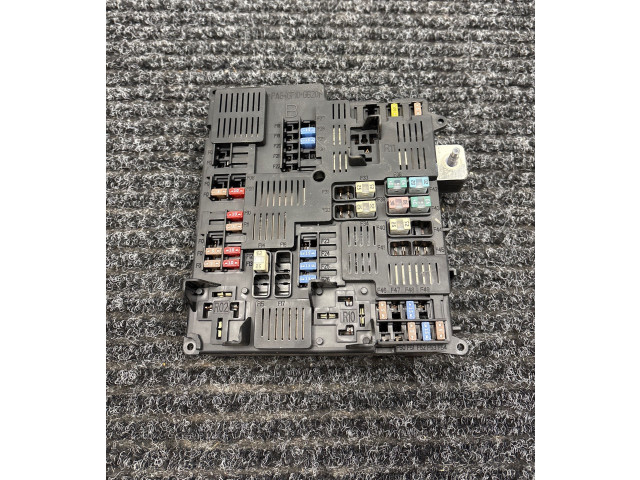 Блок предохранителей 31676132, 18192   Volvo XC90    