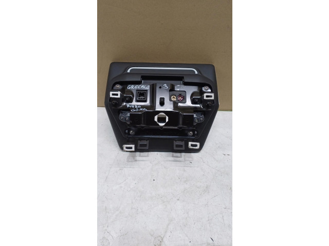 Дисплей    670274834   Maserati Grecale