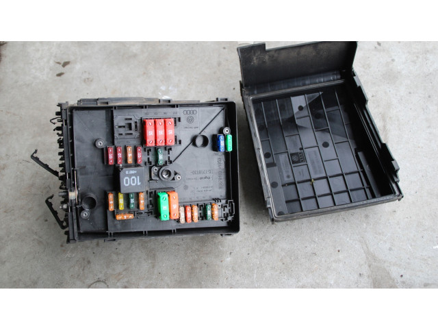   Pojistková skříňka 1K0937629A, 140KM   Volkswagen Tiguan 2009