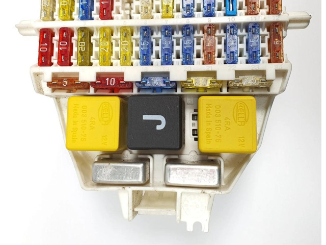 Блок предохранителей  9128381   Volvo 960    