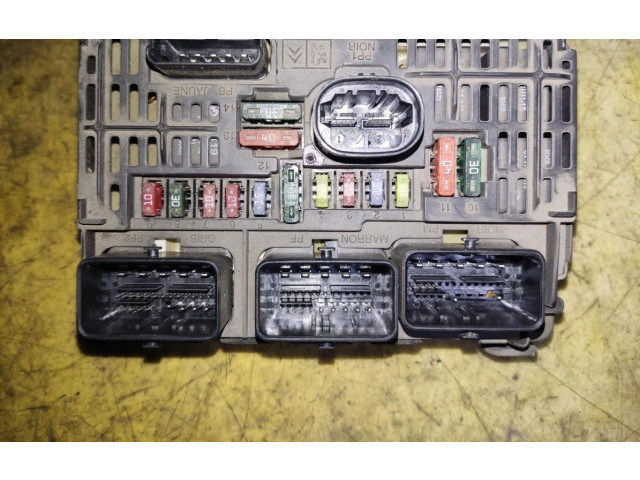 Блок предохранителей 9657718780 Citroen C4 I