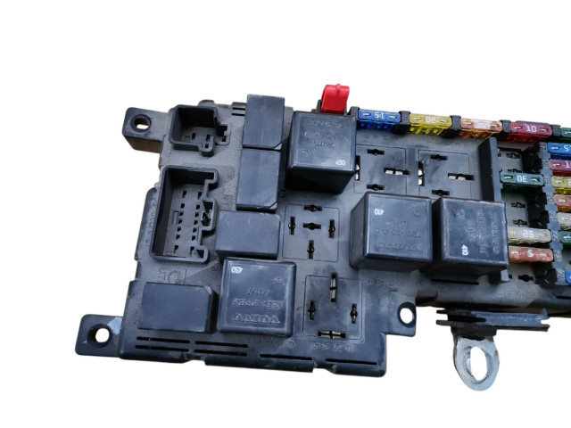 Блок предохранителей 9452993, 518322110 Volvo S60