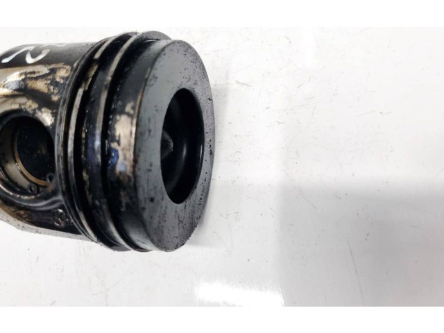 Поршень Mazda 3 II