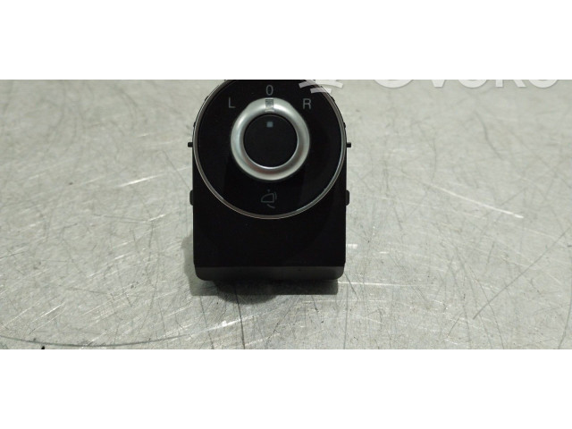 Zpětné zrcátko  Alfa Romeo Stelvio 2017  01561181990  