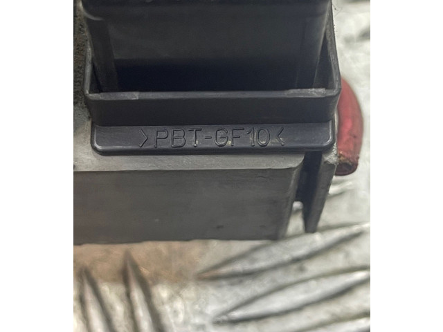 Блок предохранителей 090902 Volvo S60