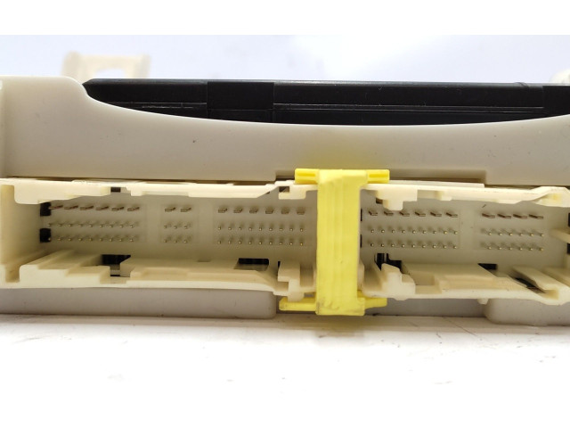 Pojistková skříňka Řídící jednotka BSM 892210D470, 8273052K40 Toyota Yaris 2016