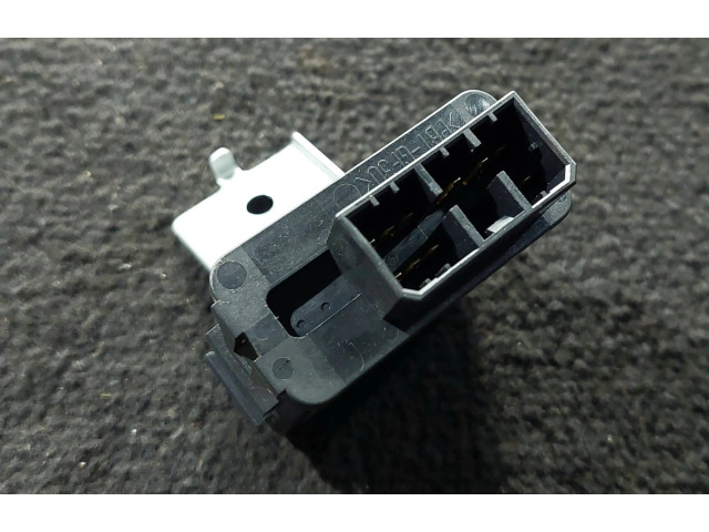 Блок управления    Mazda 323 F