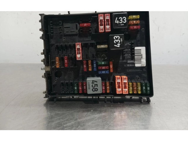 Блок предохранителей 1K0937124H Audi A3 S3 8P