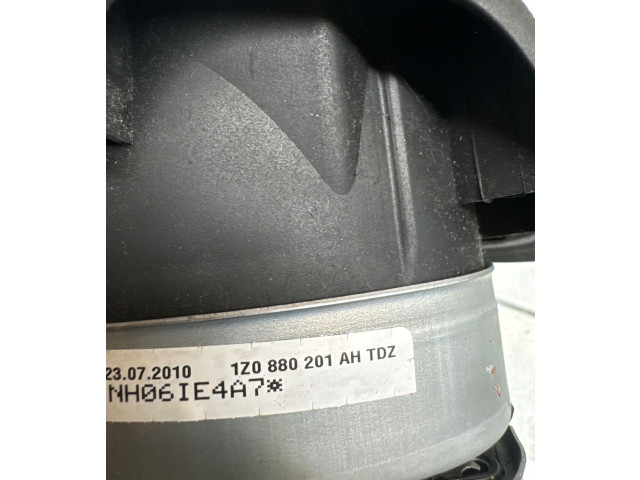 Подушка безопасности водителя 1Z0880201AH Skoda Octavia Mk2 (1Z)